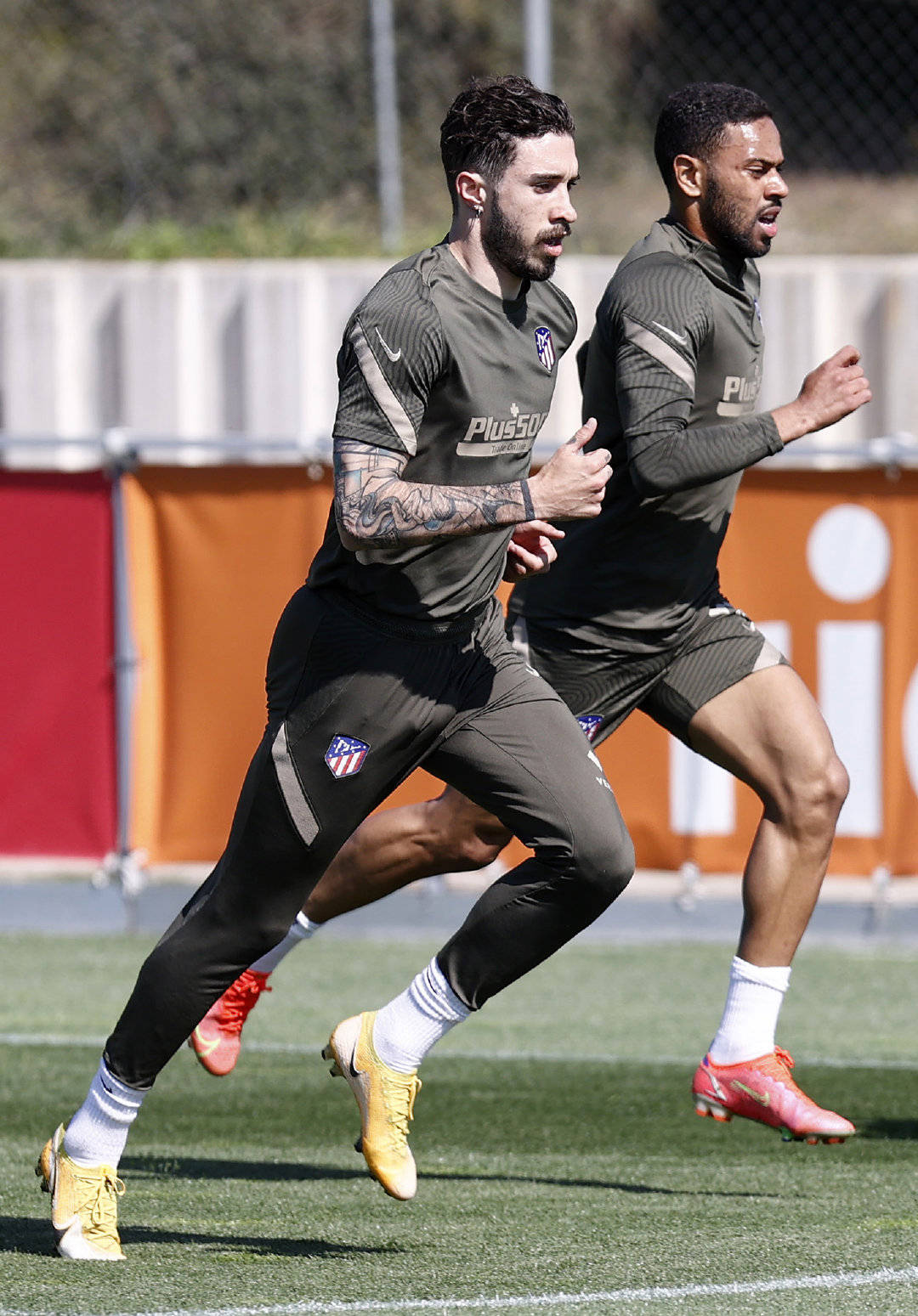 马德里竞技发布备战花絮，转会期手感冰凉，足总杯任务艰巨，赛季目标并未改变(马竞转会最新消息)-米兰体育